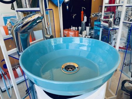 lavabo azul aquamarina